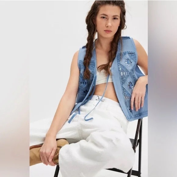 FP Wonderstruck Vest - Picture 2 of 9